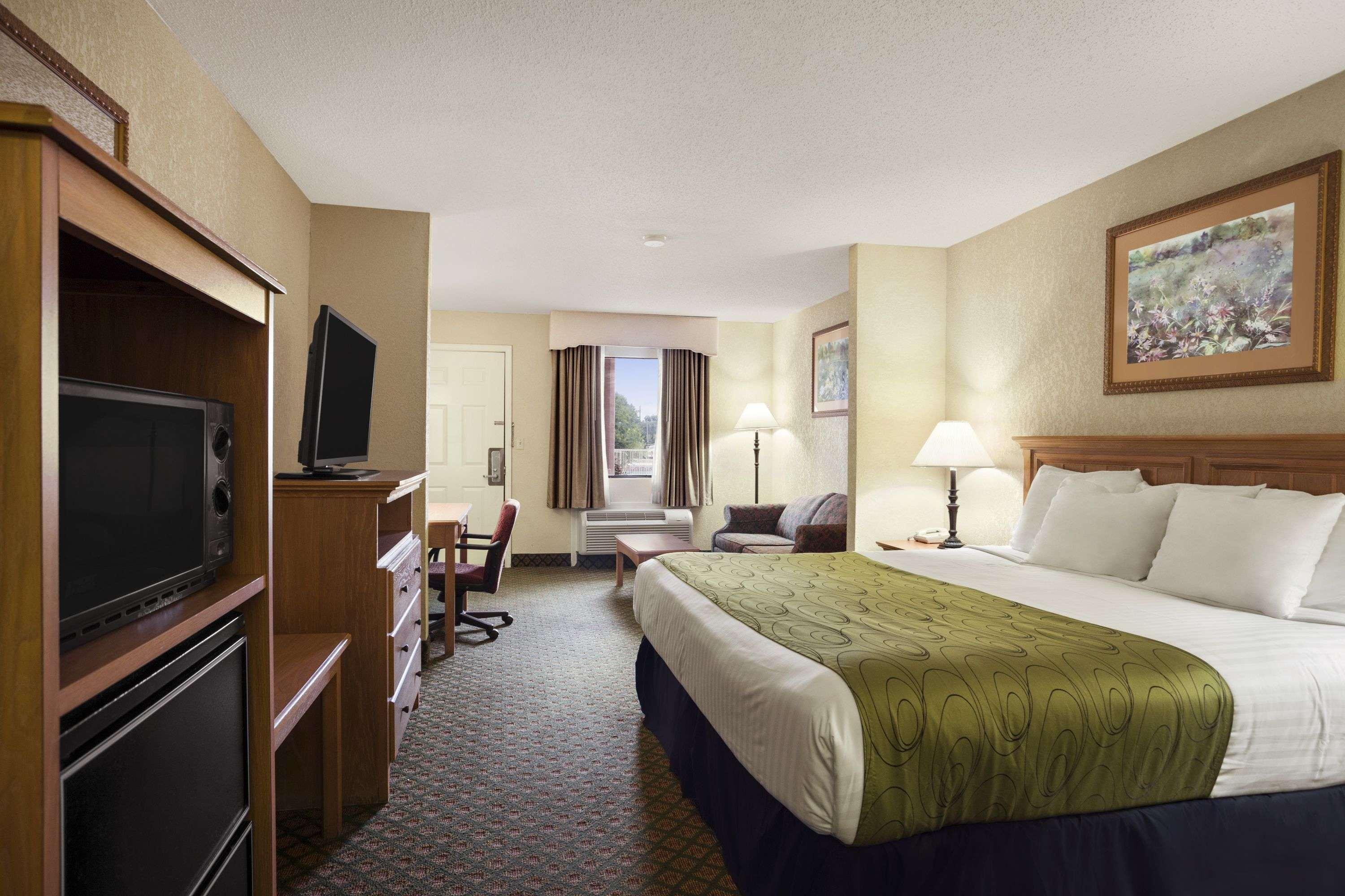 Days Inn & Suites By Wyndham Stuttgart Екстер'єр фото