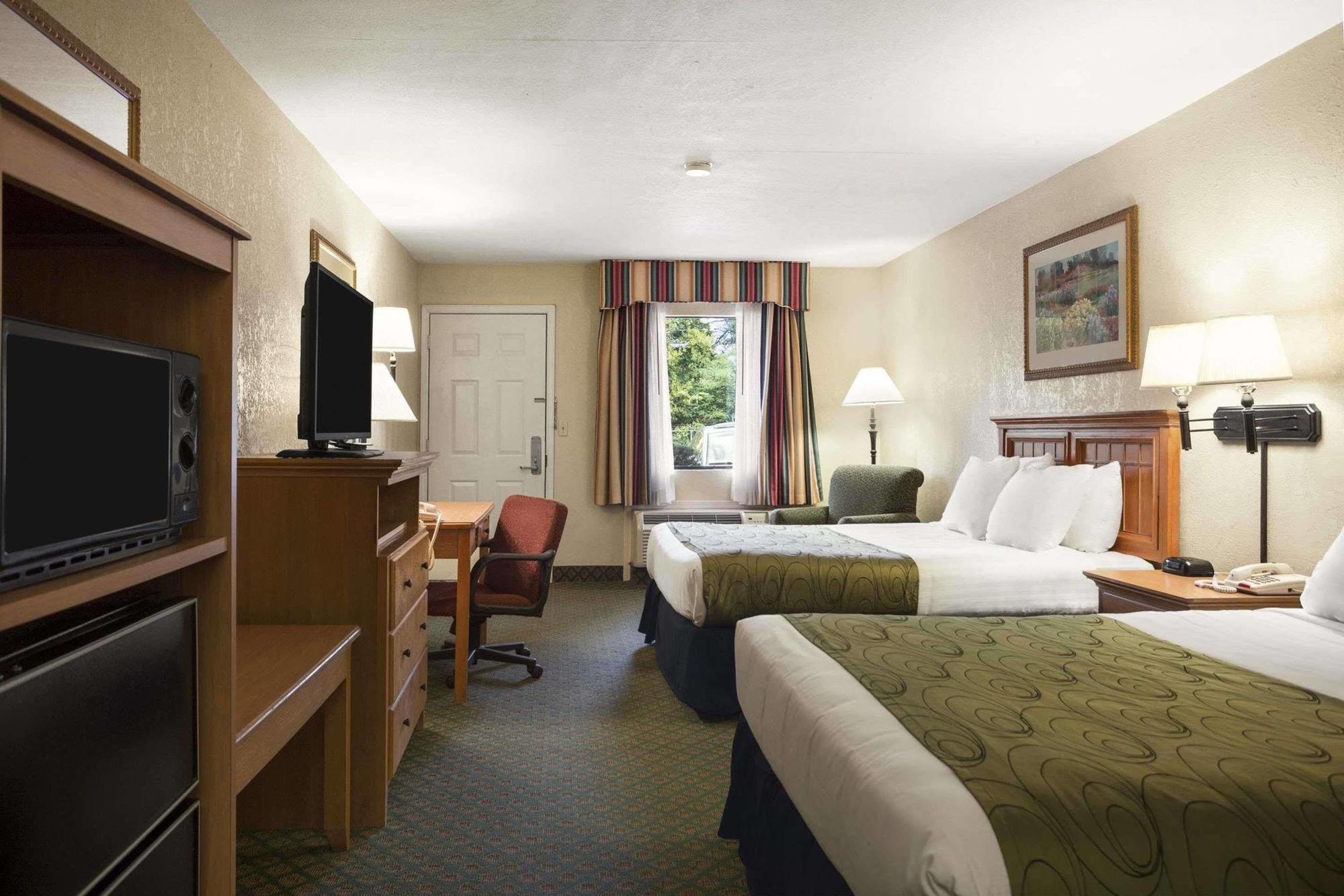 Days Inn & Suites By Wyndham Stuttgart Екстер'єр фото