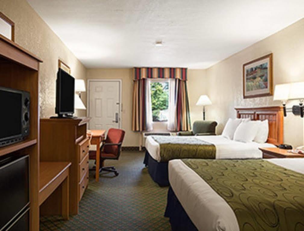 Days Inn & Suites By Wyndham Stuttgart Екстер'єр фото